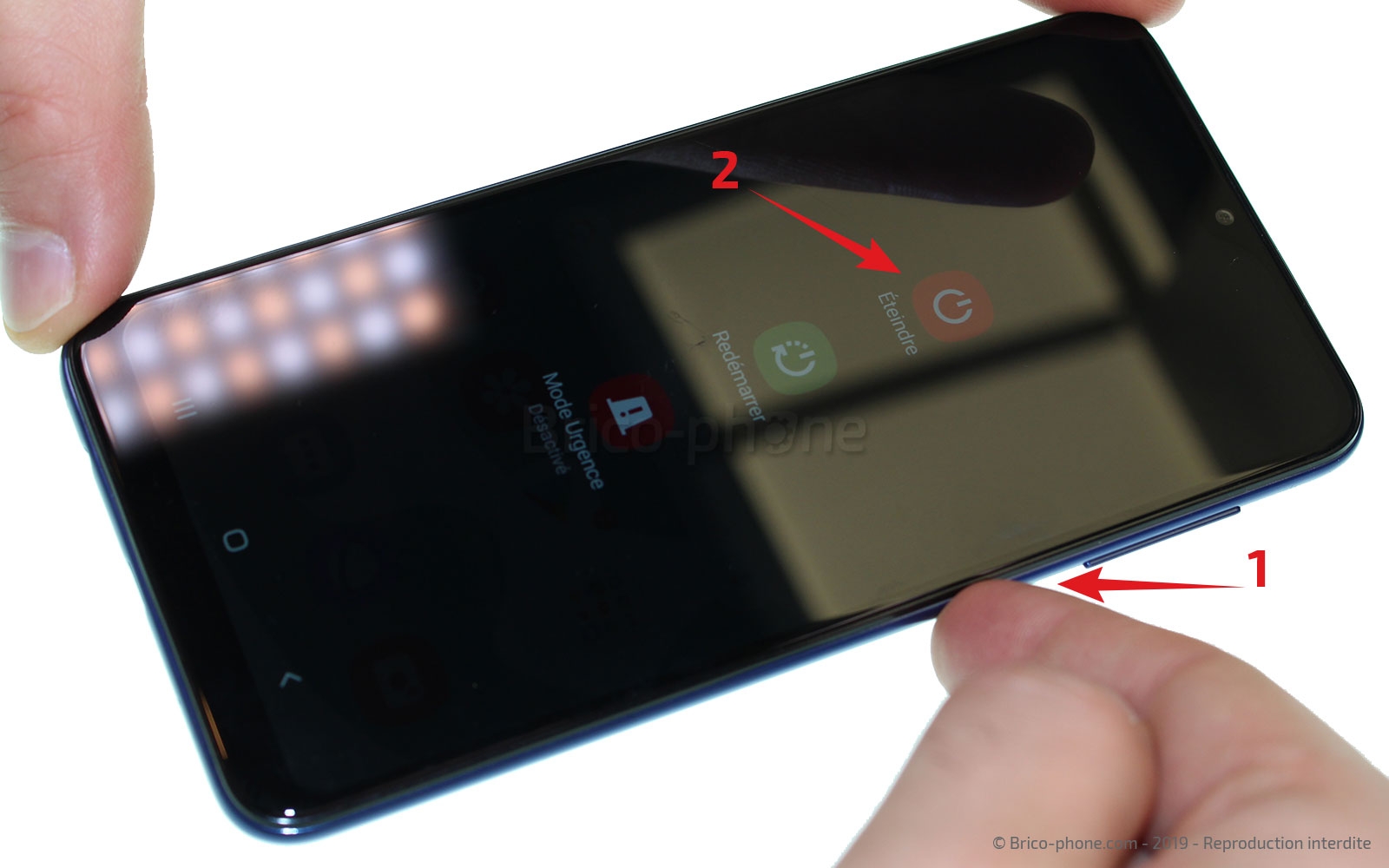 Changement de batterie sur Galaxy A10 photo 2