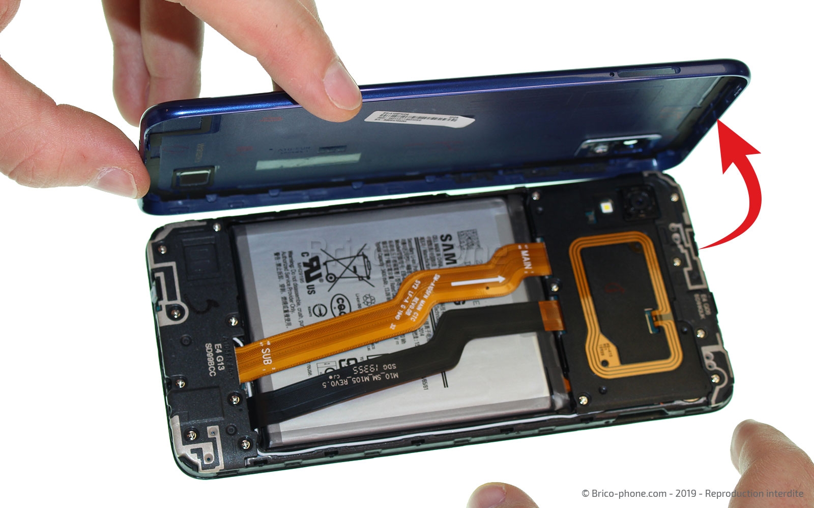 Changement de batterie sur Galaxy A10 photo 2