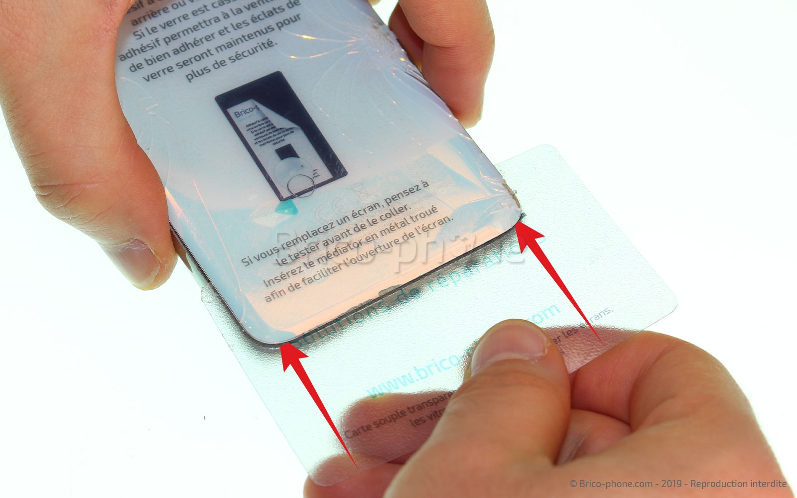 Changement du bloc écran sur châssis sur Galaxy S10e photo 3