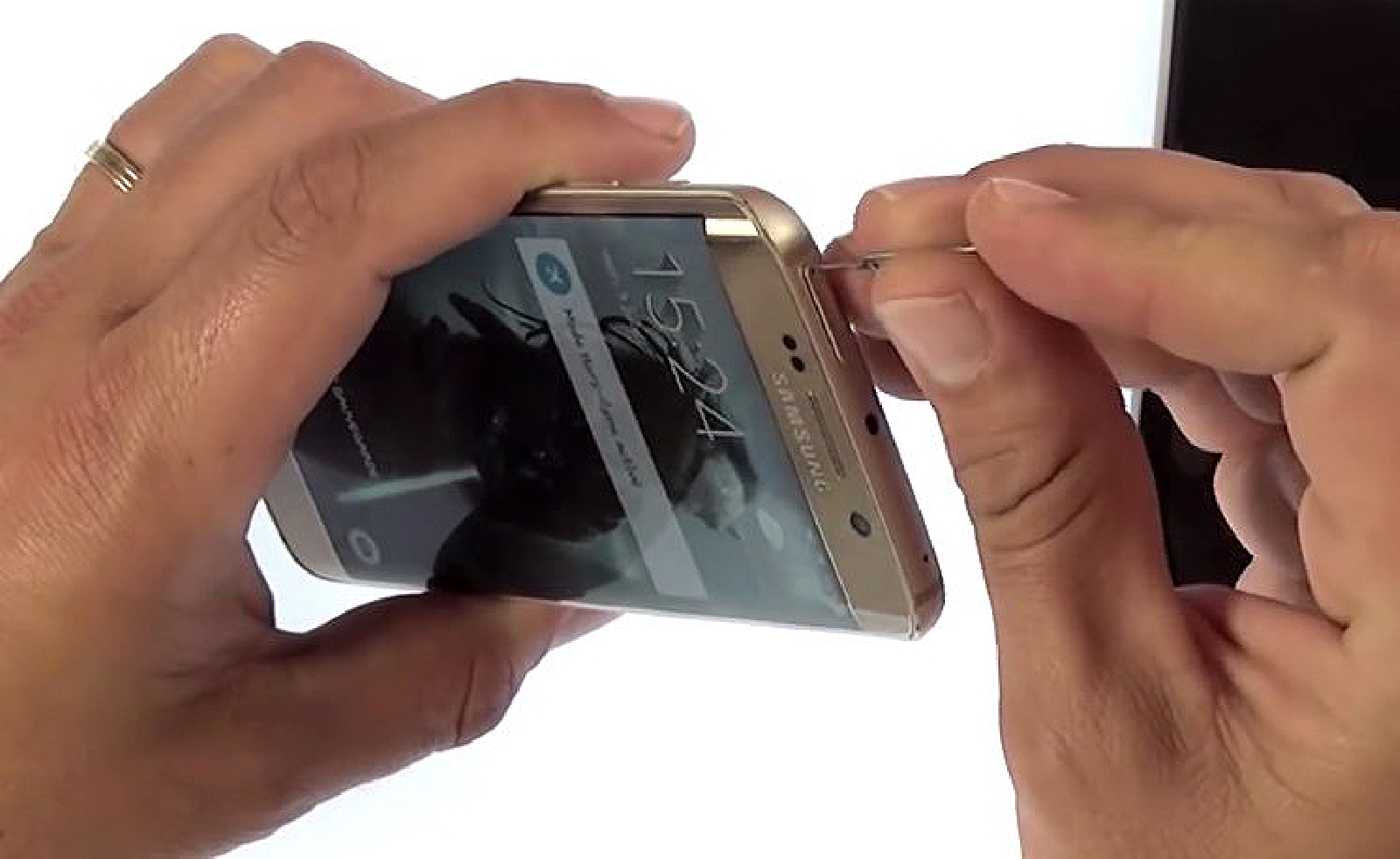 Changement du connecteur de charge et prise jack sur Galaxy S6 Edge photo 2