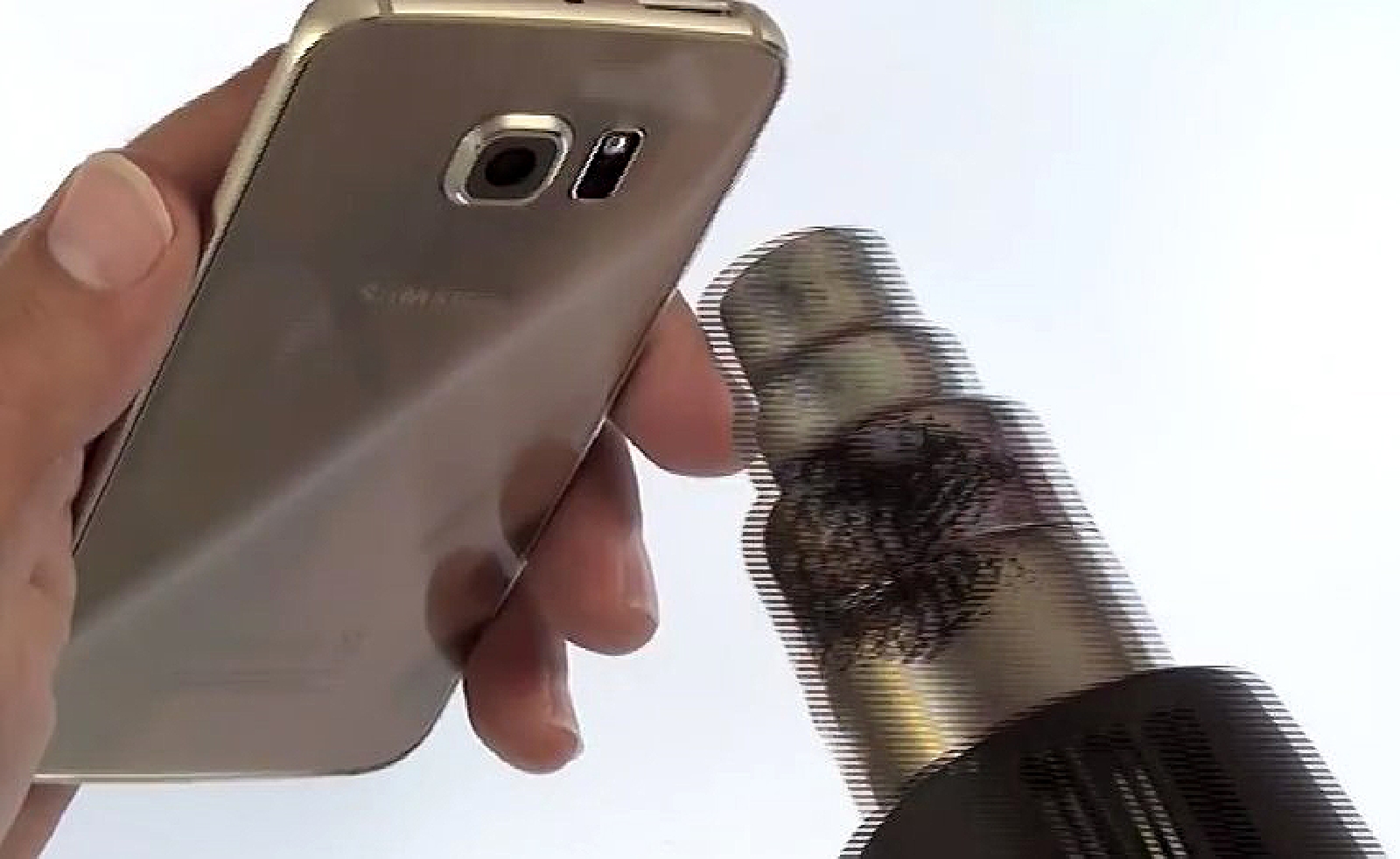 Changement du connecteur de charge et prise jack sur Galaxy S6 Edge photo 1