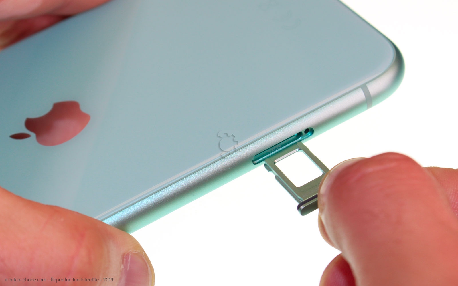 Remplacer le connecteur de charge sur iPhone 11 photo 4