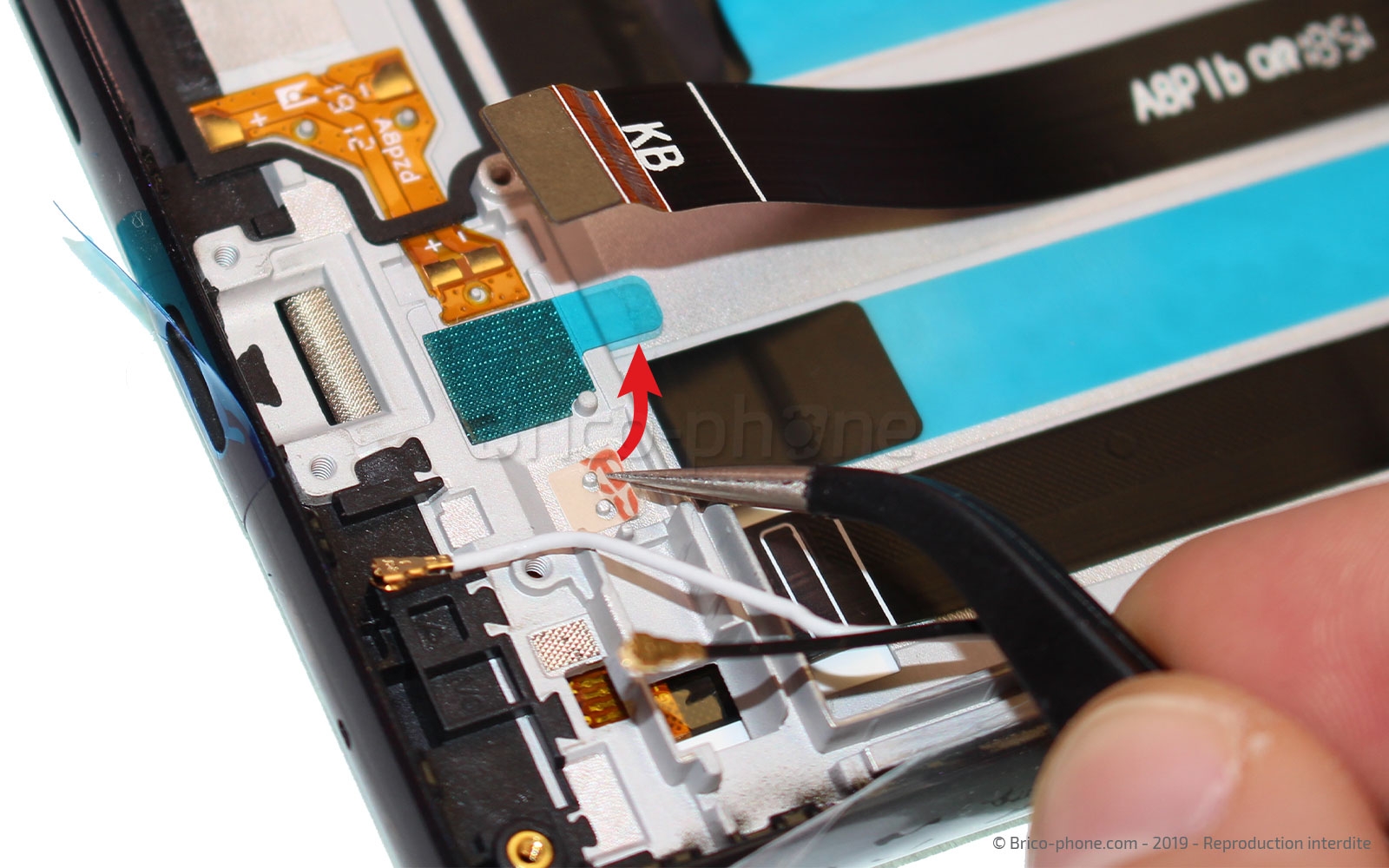 Changement du bloc écran avec châssis sur Xperia L3 - L3 Dual photo 3