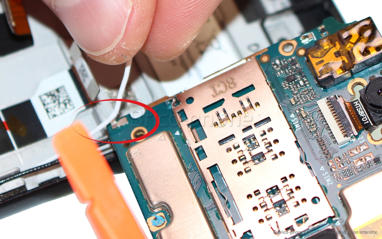 Changement du bloc écran avec châssis sur Xperia L3 - L3 Dual photo 3