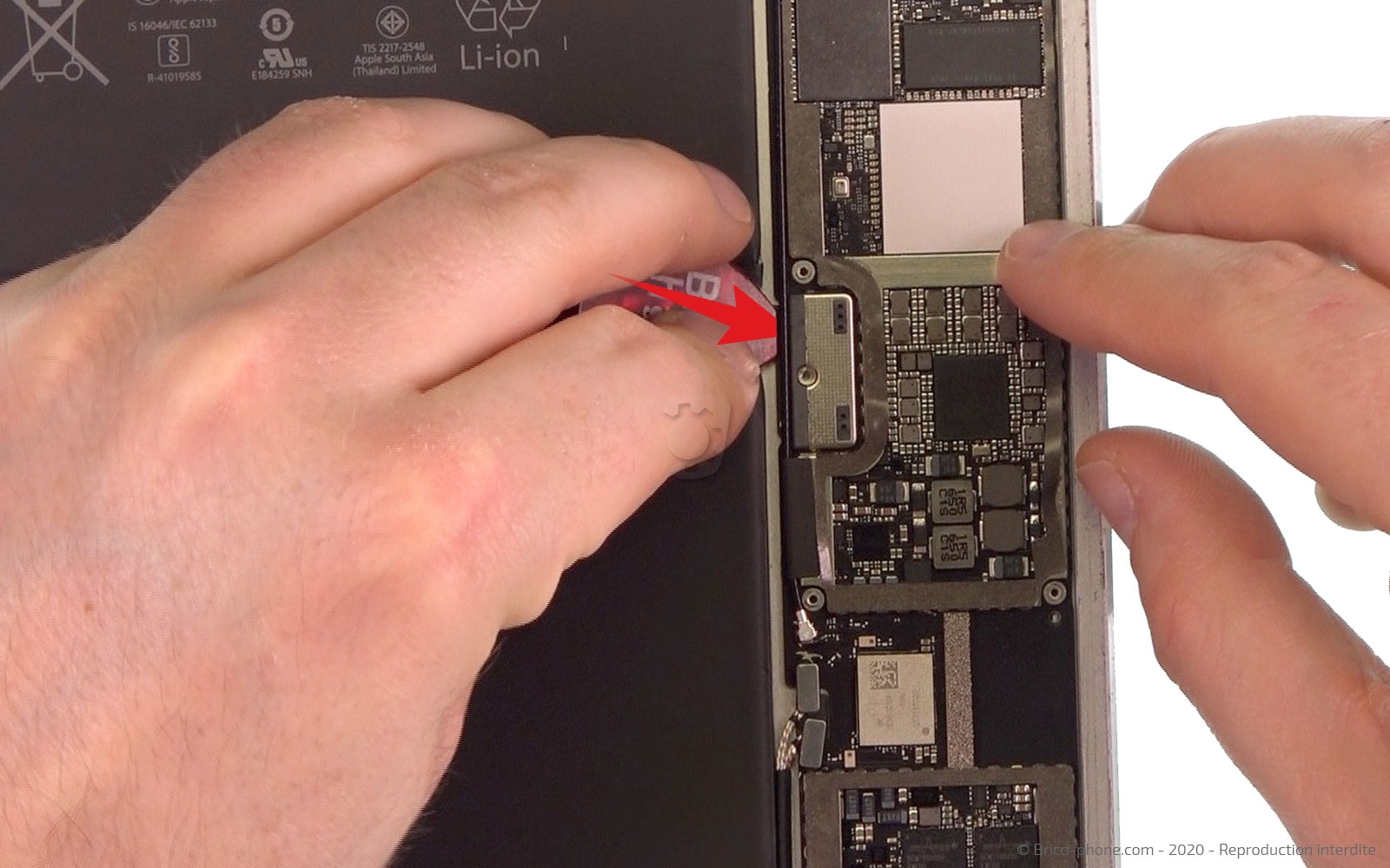 Changement de batterie sur iPad Pro 9-7 photo 2