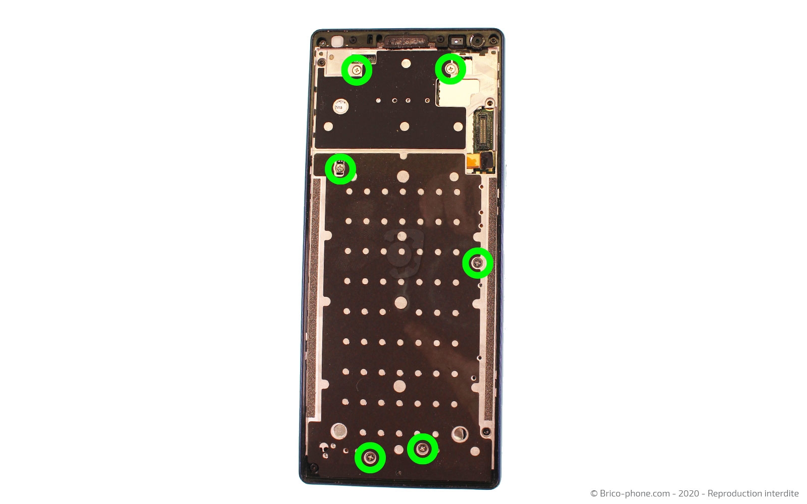 Changement de la coque arrière sur Xperia 10 photo 3