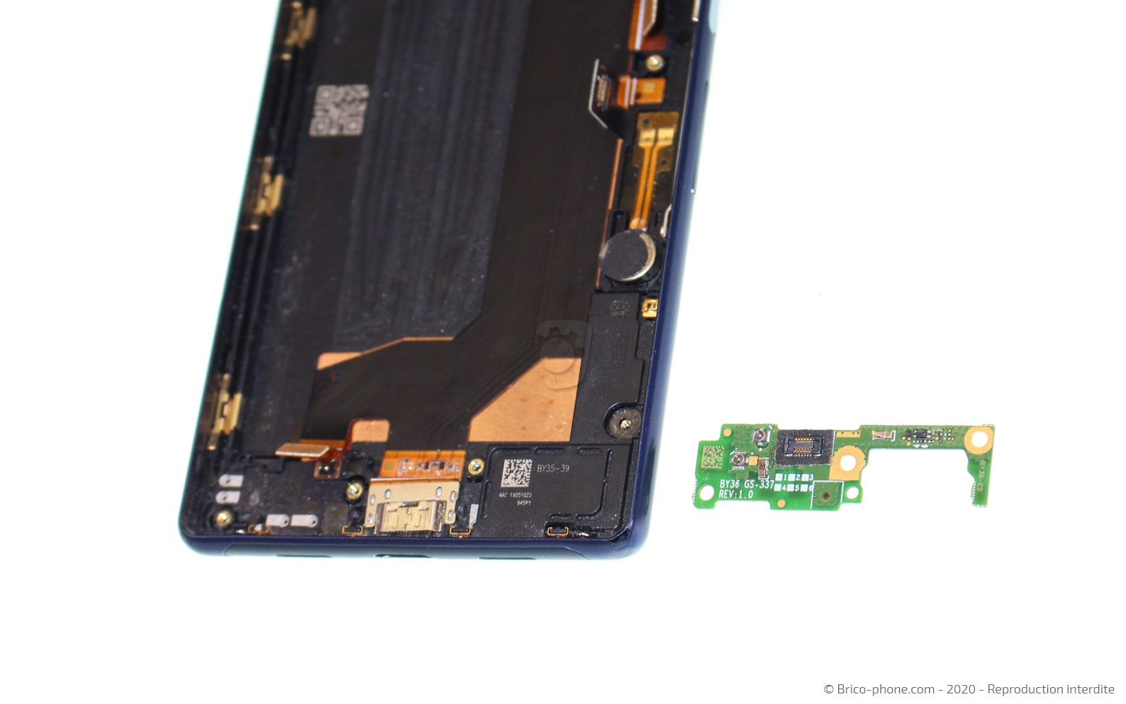 Changement de la coque arrière sur Xperia 10 photo 3