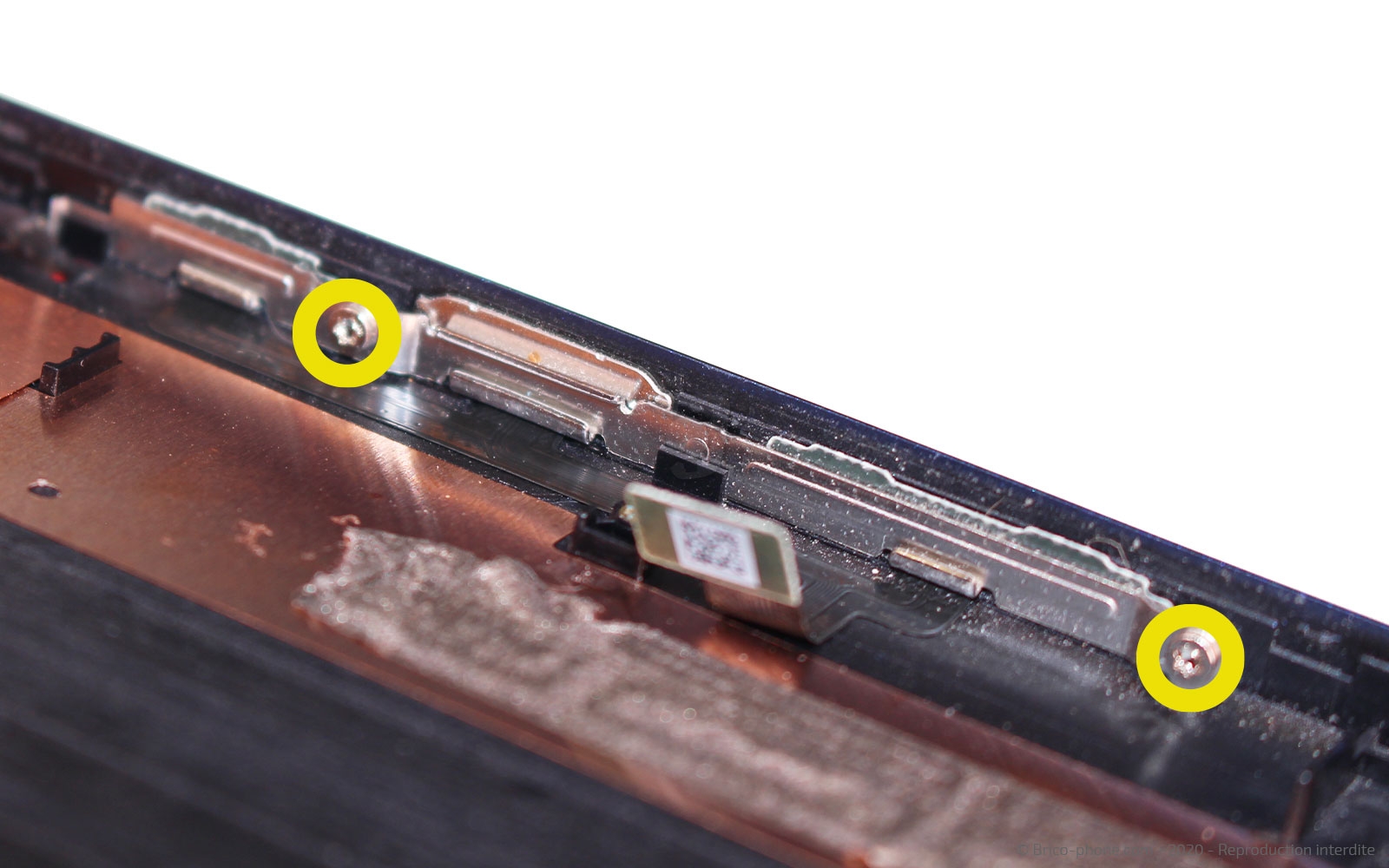 Changement de la coque arrière sur Xperia 10 photo 1