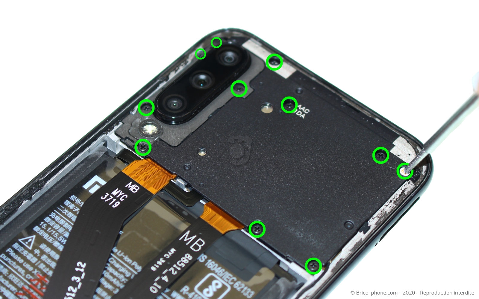 Changement du connecteur de charge sur Mi A3 photo 2