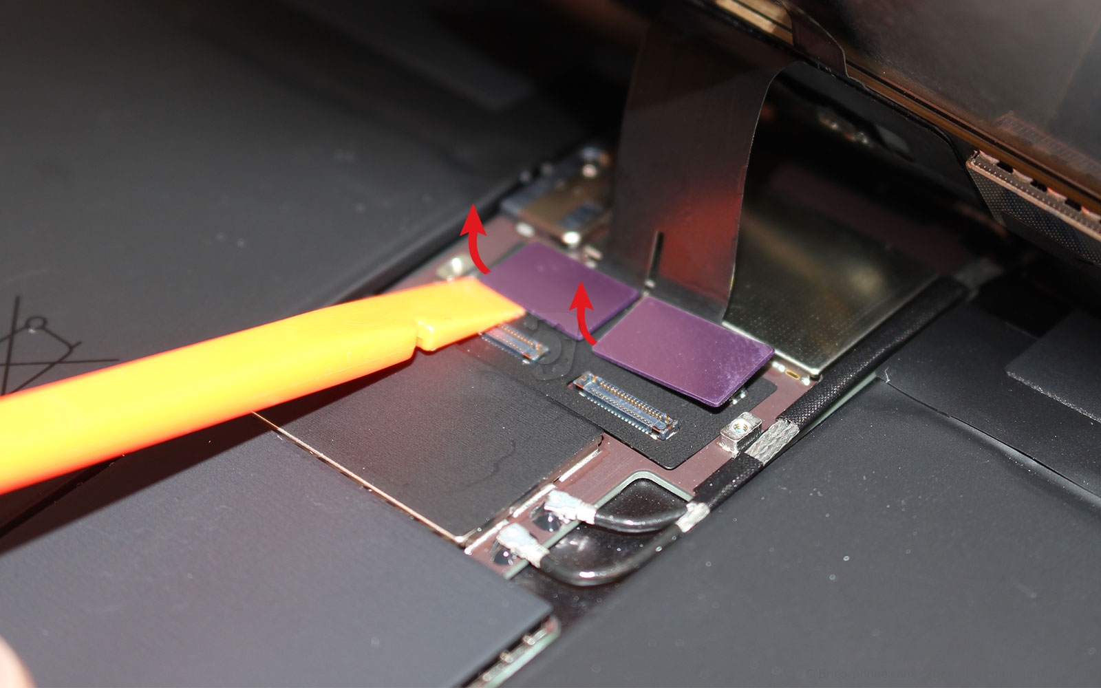 Changement de l'écran (vitre et LCD) sur iPad Air 2019 photo 3