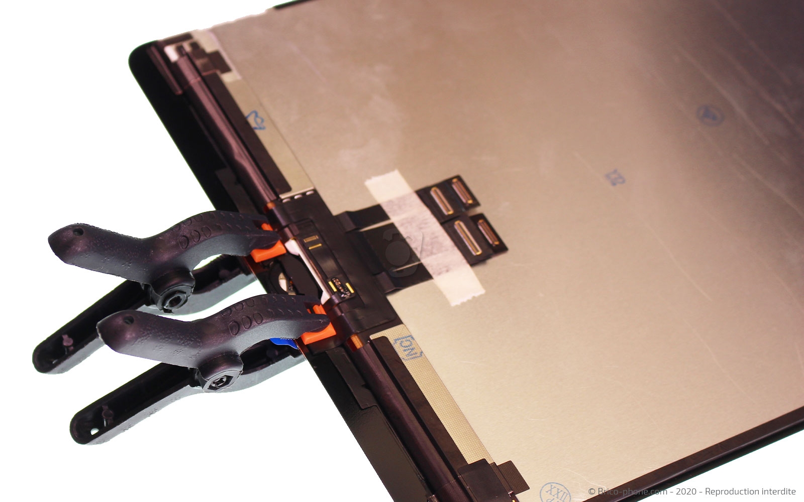 Changement de l'écran (vitre et LCD) sur iPad Air 2019 photo 4