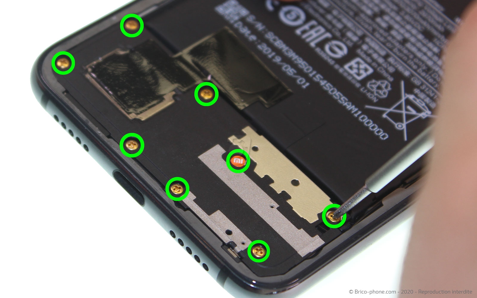 Changement de la batterie sur Mi 9 SE photo 1