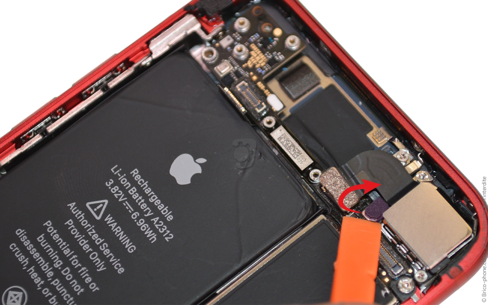 Remplacer le connecteur de charge  sur iPhone SE 2020 photo 3