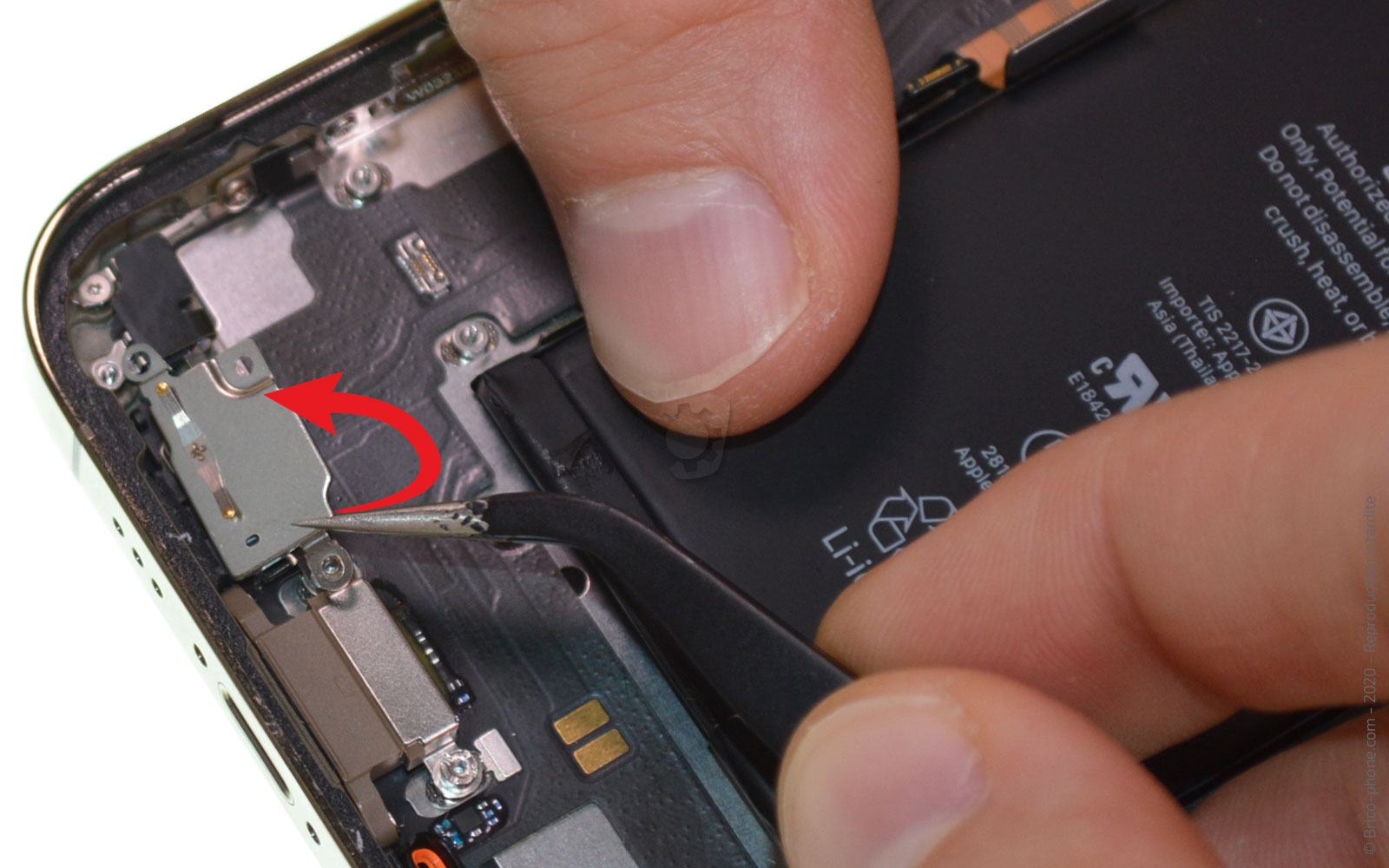 Remplacer le connecteur de charge sur iPhone 12 Pro photo 3