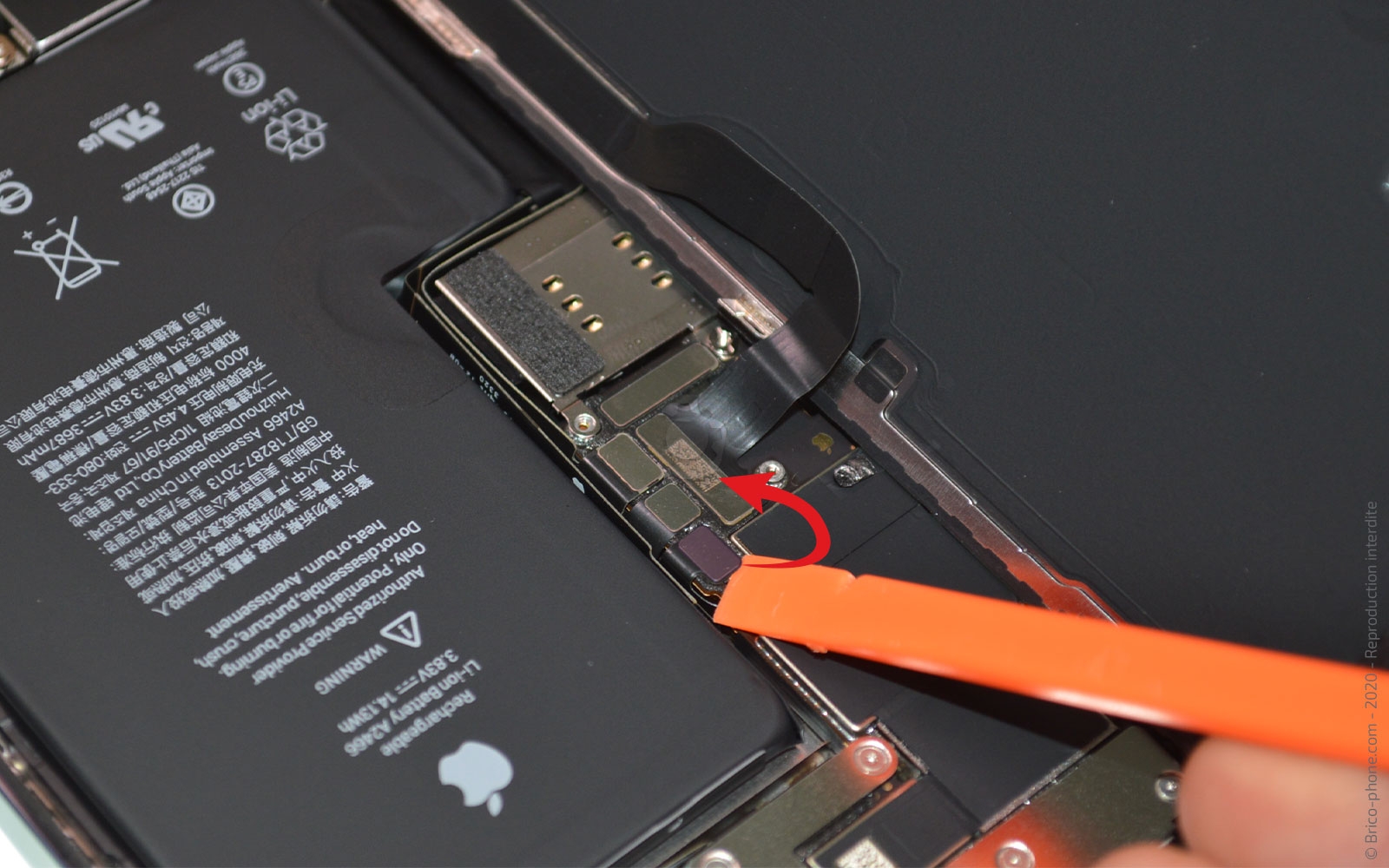 Changement du Taptic Engine sur iPhone 12 Pro Max photo 4