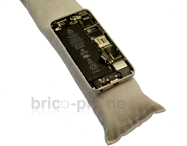 Changement de nappe bouton Power sur iPhone 5C photo 1