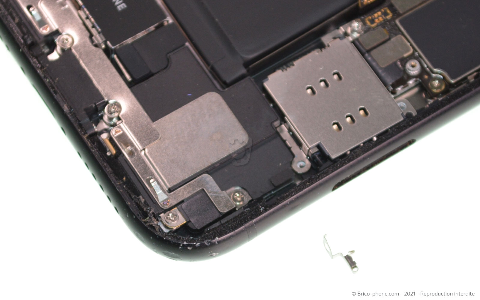 Changement de la coque arrière sur iPhone XR photo 3