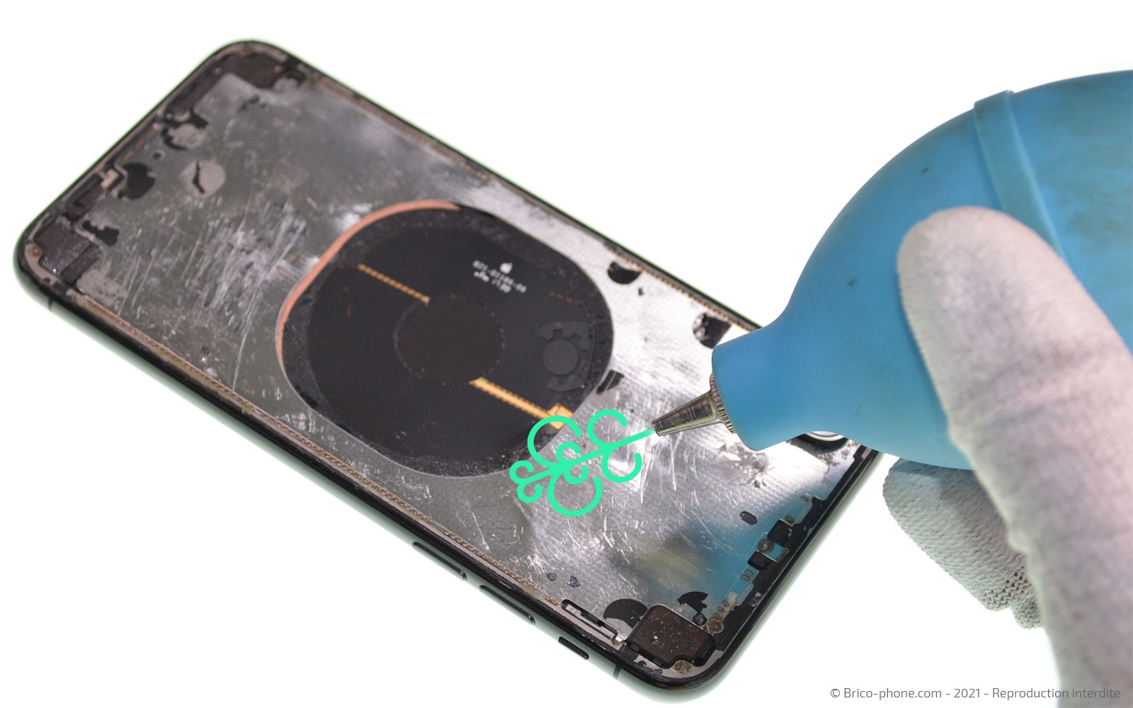 Changement de la vitre arrière sur iPhone X photo 2