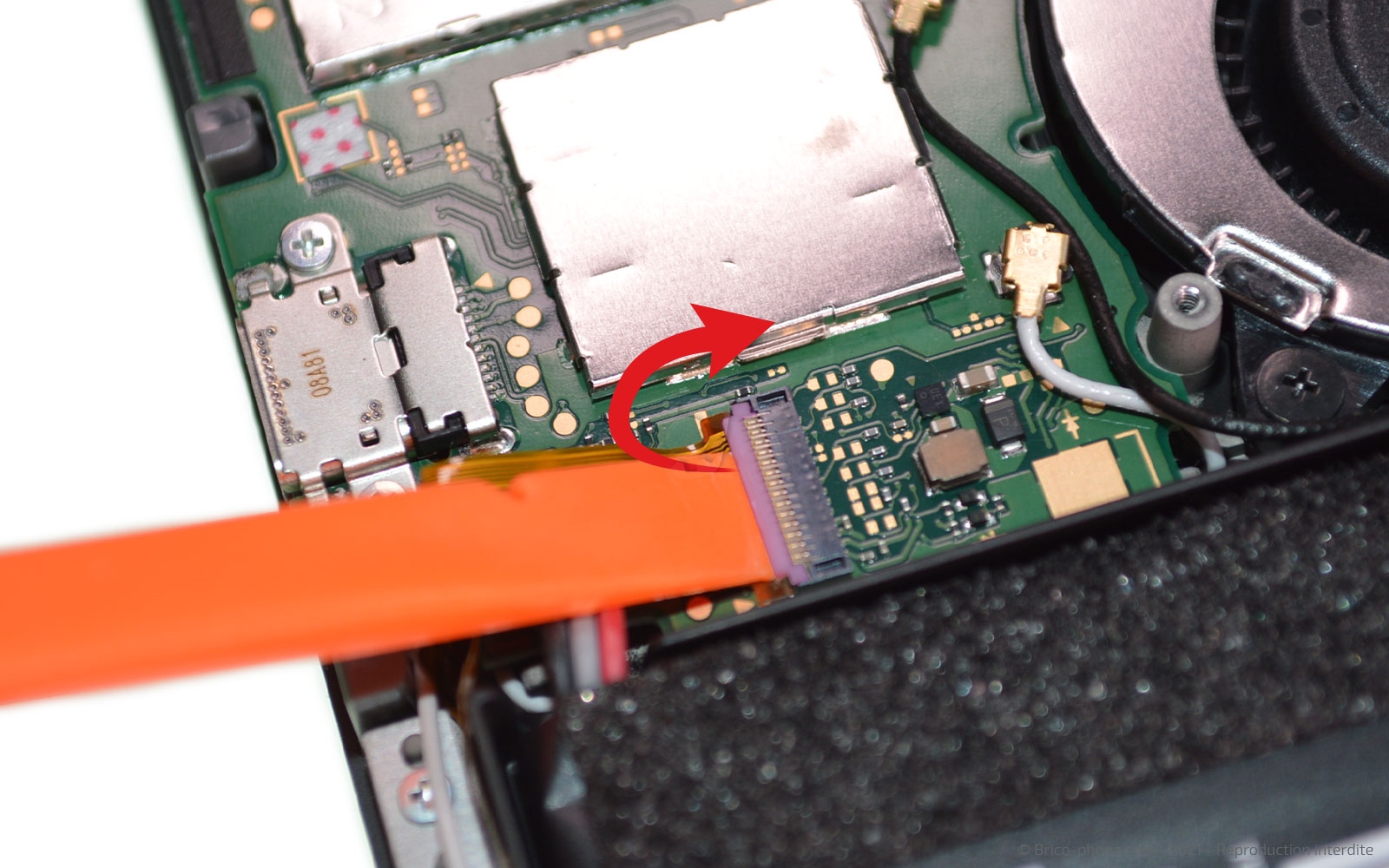 Changement de la vitre tactile ou du LCD  sur Switch Lite photo 1