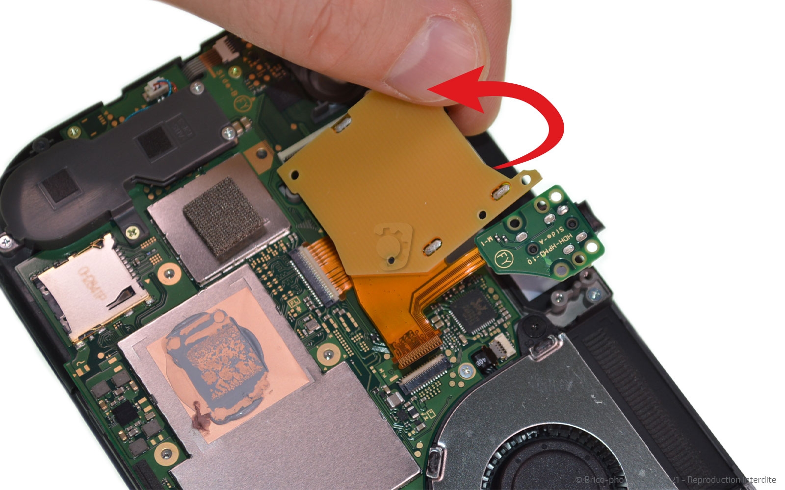 Changement de la vitre tactile ou du LCD  sur Switch Lite photo 4