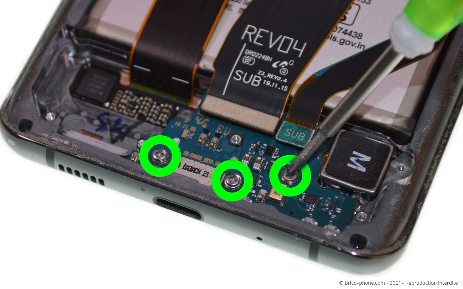 Changement du connecteur de charge sur Galaxy S20 Ultra photo 2