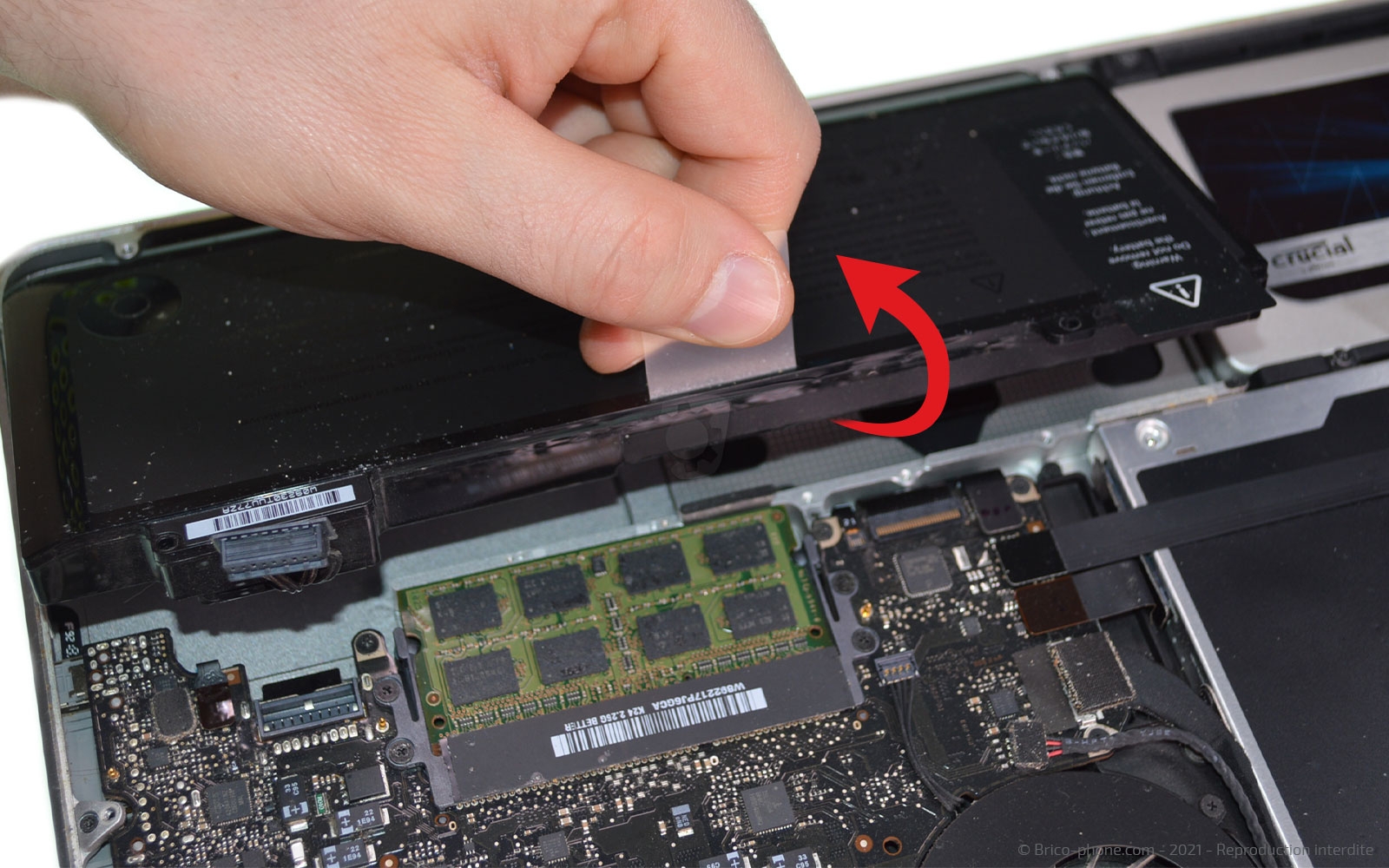 changement de batterie sur Macbook Pro 13 pouces A1278 EMC 2326 - 2009 photo 2