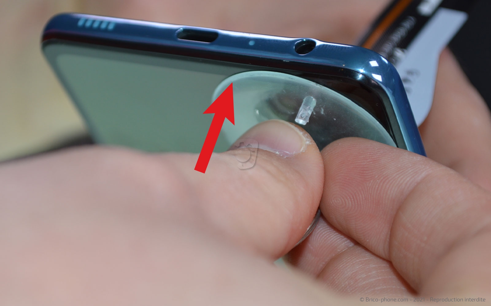 Changement de batterie sur Galaxy A52 photo 4