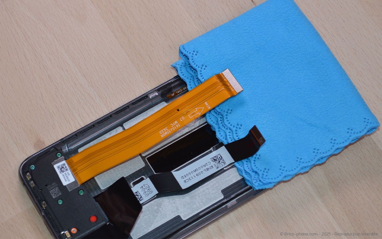 Changement de l'écran (vitre et LCD) sur Mi 10T photo 3
