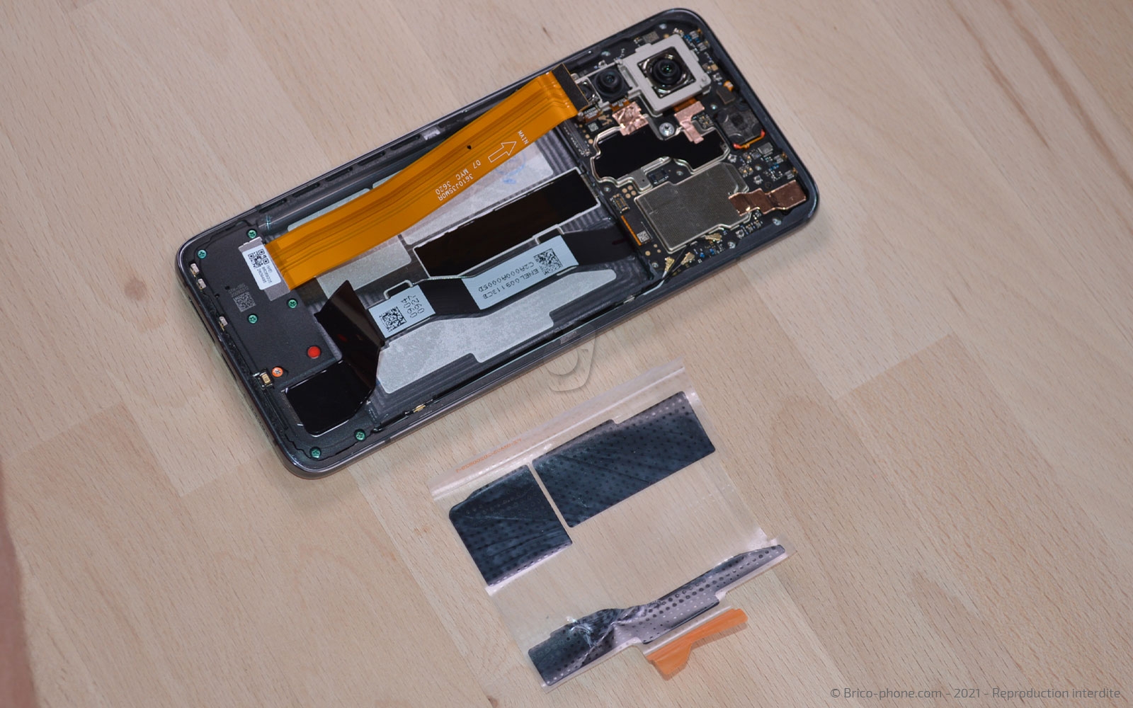 Changement de l'écran (vitre et LCD) sur Mi 10T photo 2