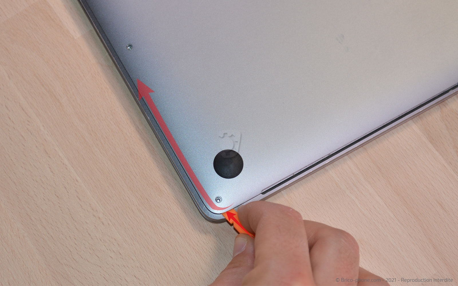 Changement de batterie sur Macbook Pro 13 pouces A1989 EMC 3214 - 2018 photo 2