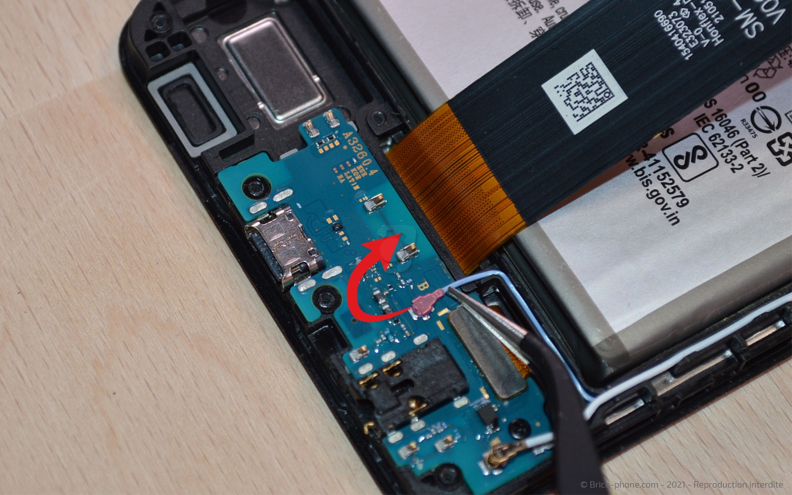 Changement de connecteur de charge sur Galaxy A32 5G photo 2