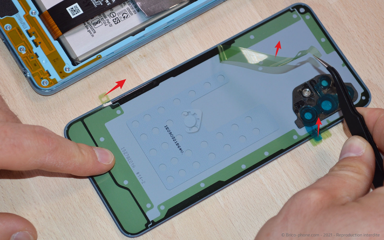 Changement de la vitre arrière  sur Galaxy A32 5G photo 1