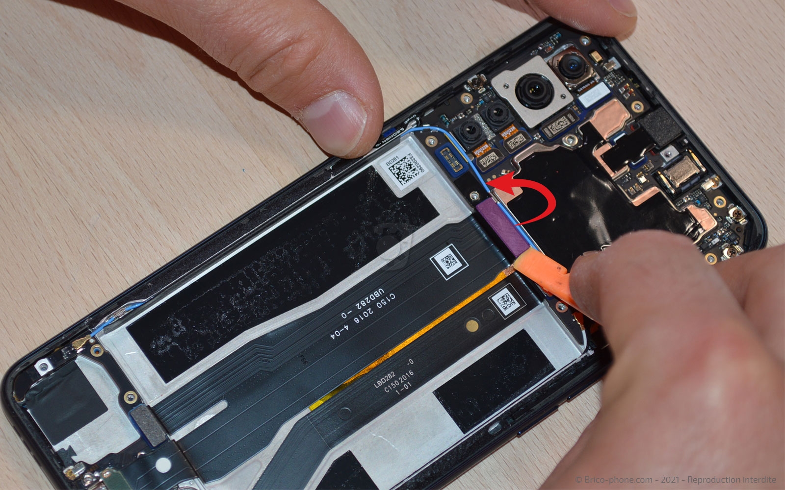 Changement de connecteur de charge sur Find X2 Lite photo 1