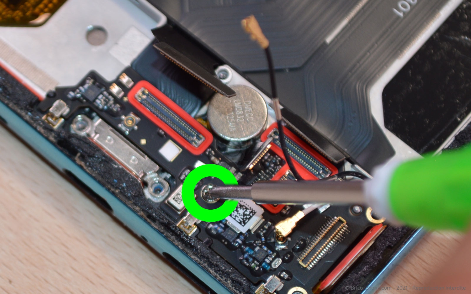 Démontage complet sur OnePlus Nord photo 2