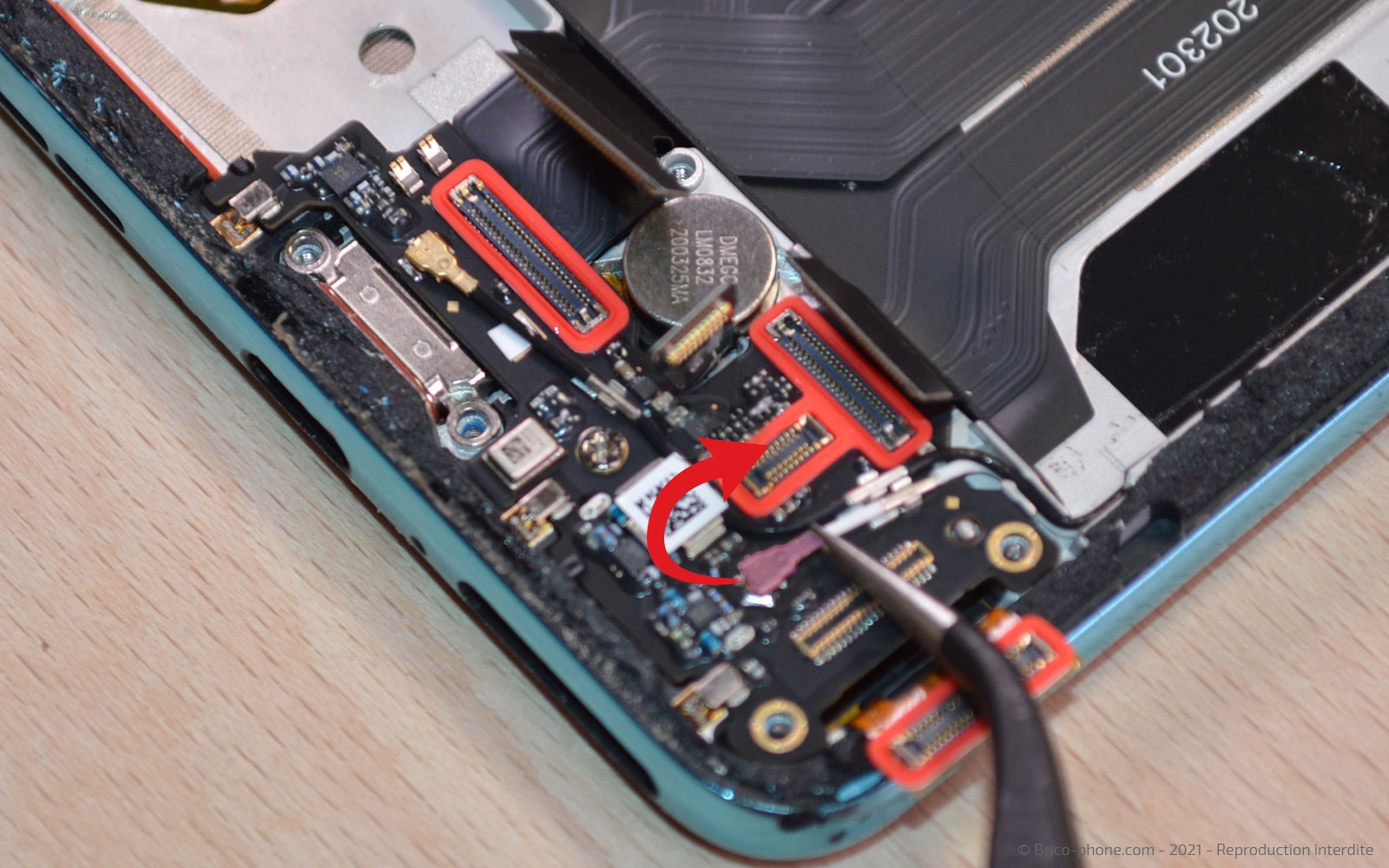 Changement du bloc écran sur OnePlus Nord photo 4