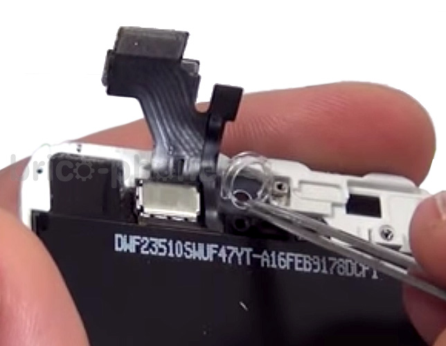 Changement d'écran (vitre+LCD) sans éléments prémontés sur iPhone 5 photo 1