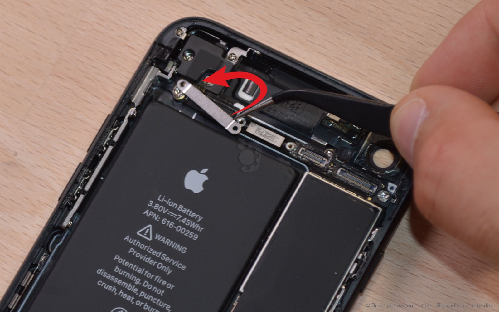 Changement de la coque arrière sur iPhone 7 photo 2