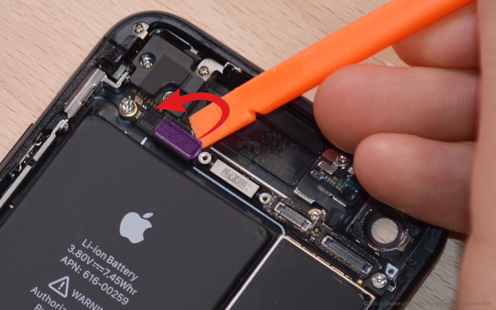 Changement de la coque arrière sur iPhone 7 photo 3