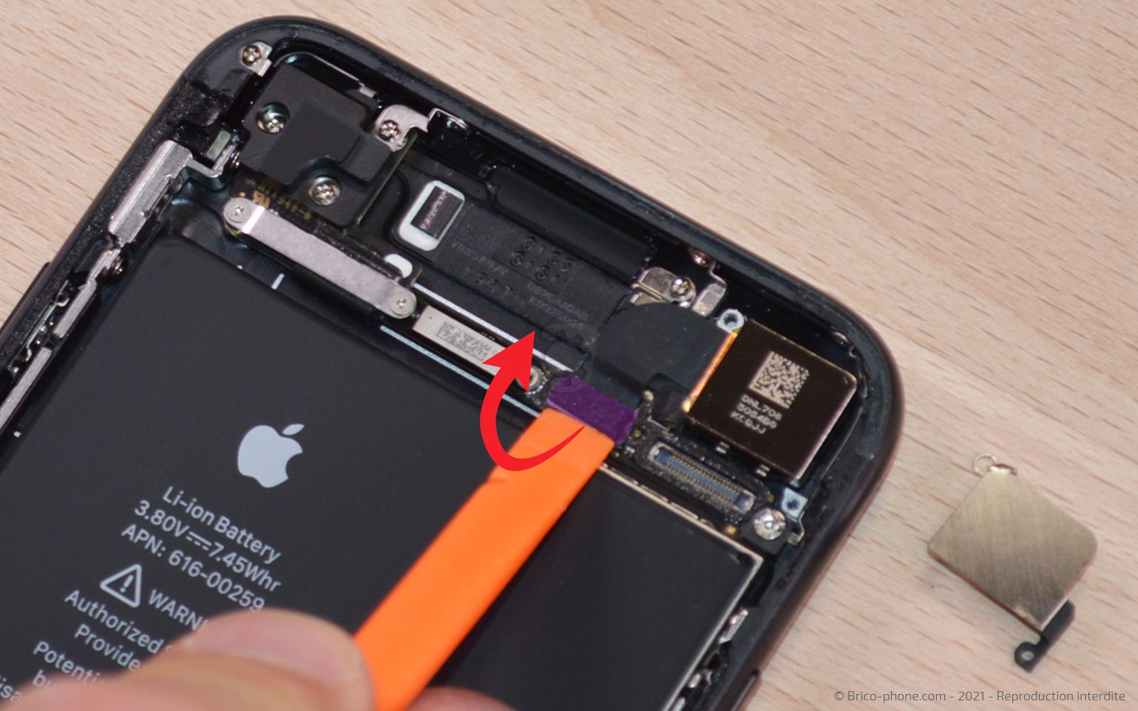 Changement de la coque arrière sur iPhone 7 photo 3