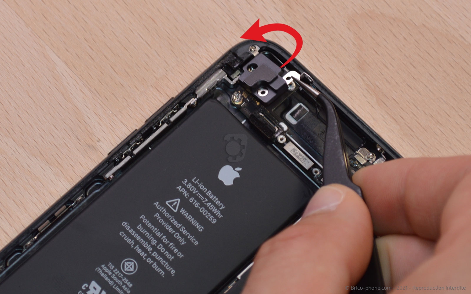 Changement de la coque arrière sur iPhone 7 photo 2