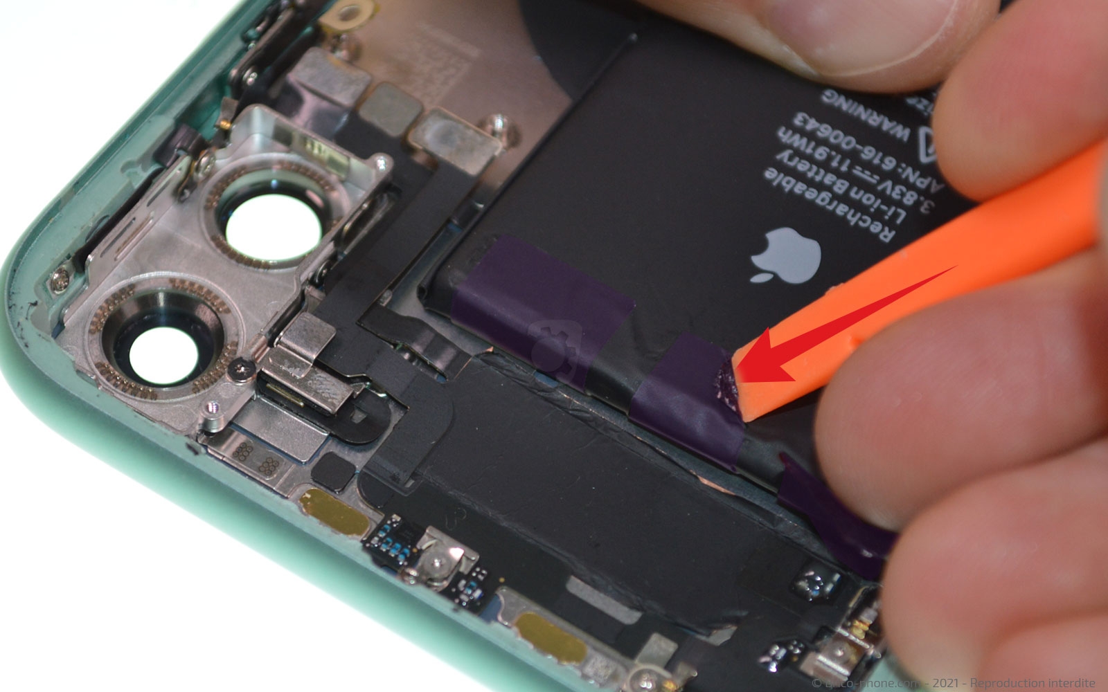 Changement de la coque arrière sur iPhone 11 photo 2