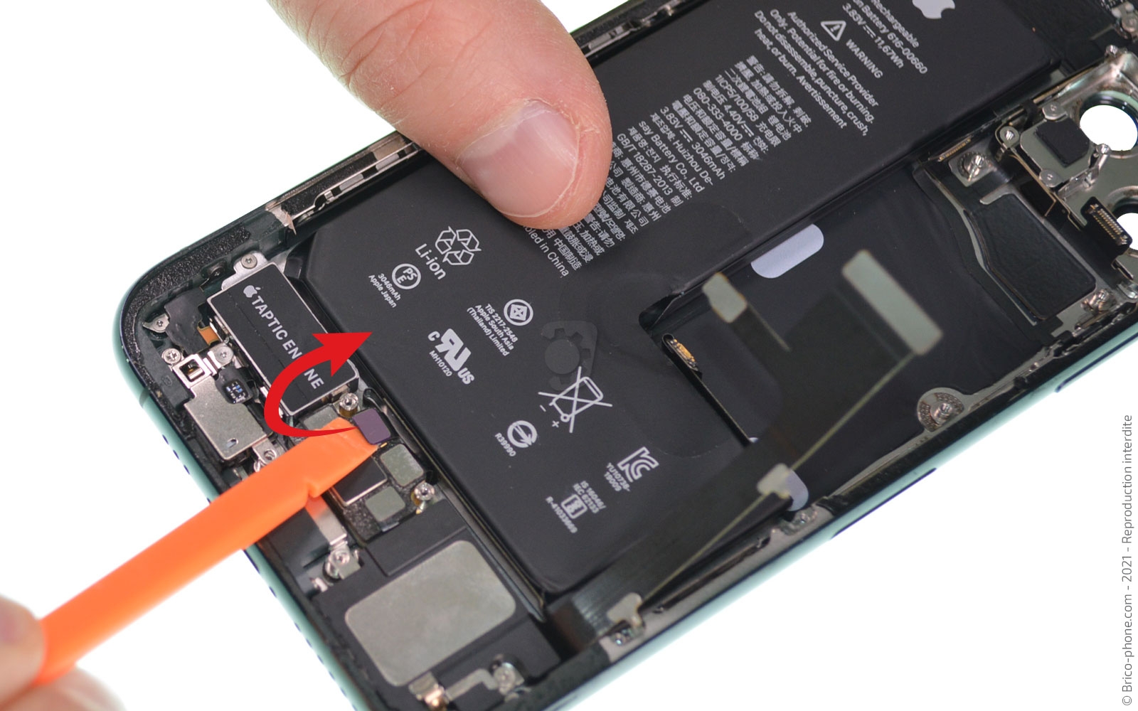 Changement de la coque arrière sur iPhone 11 Pro photo 3