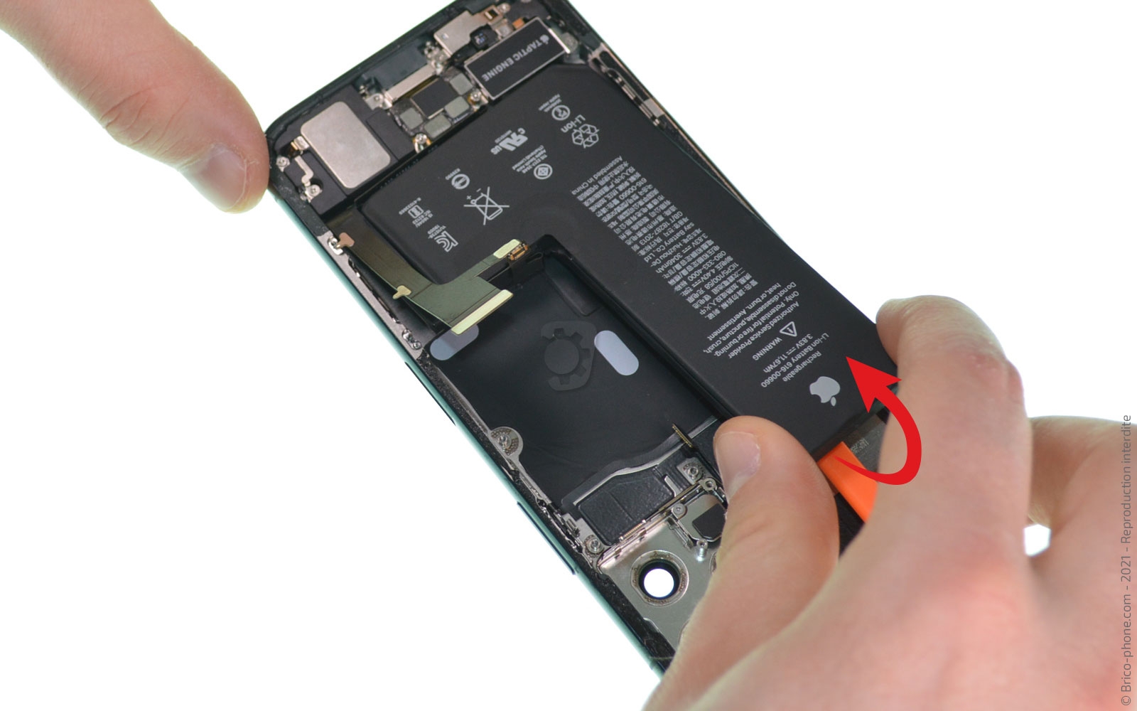 Changement de la coque arrière sur iPhone 11 Pro photo 4