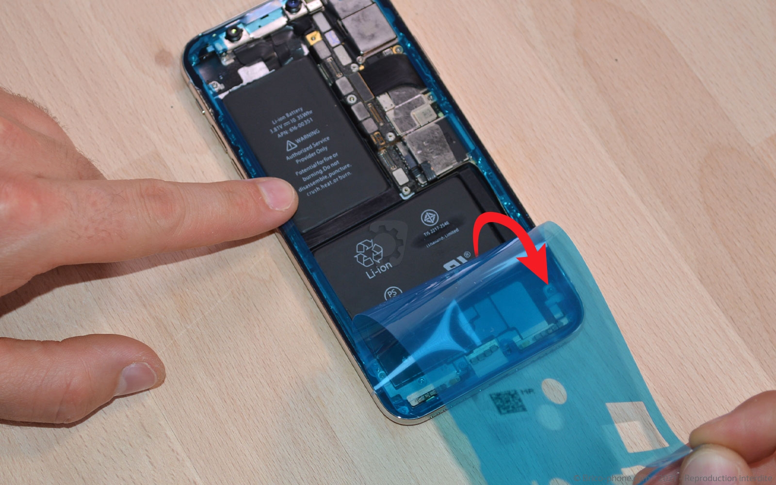 Changement de la coque arrière complète sur iPhone X photo 4