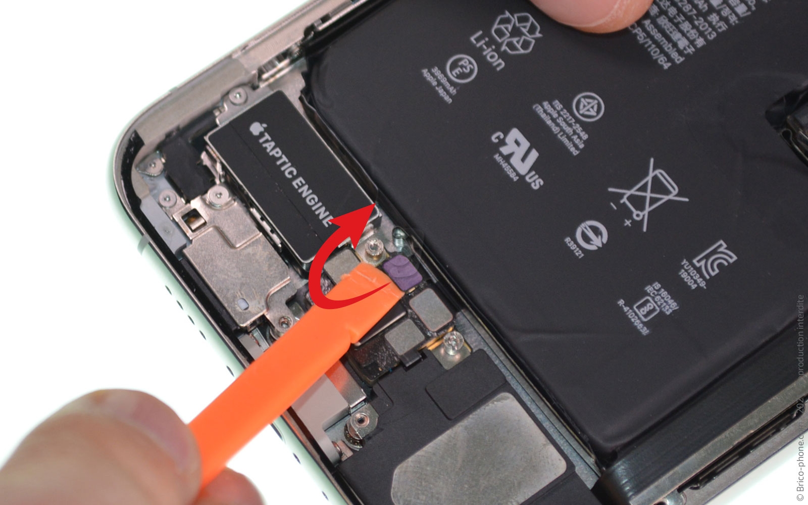 Changement de la coque arrière complète sur iPhone 11 Pro Max photo 4