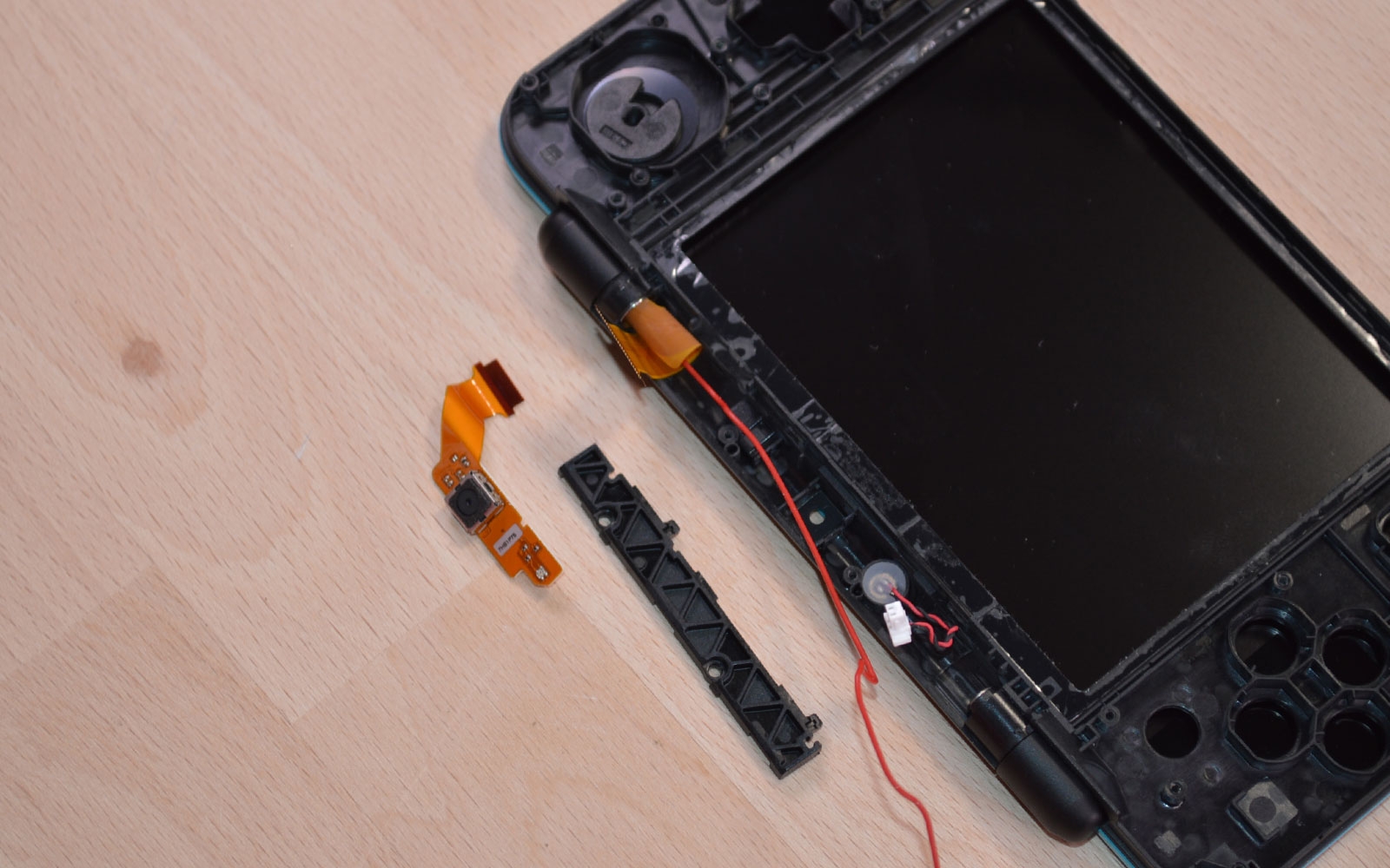 Démontage complet sur New 2DS XL photo 2