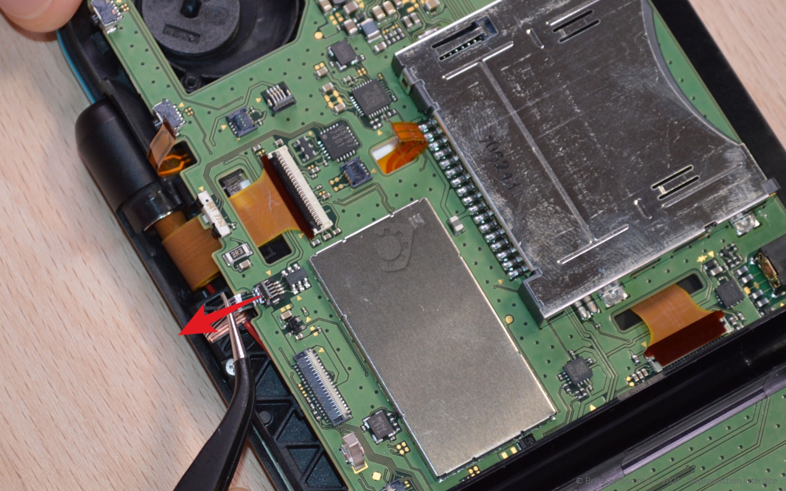 Changement de la vitre tactile et/ou du LCD sur New 2DS XL photo 3