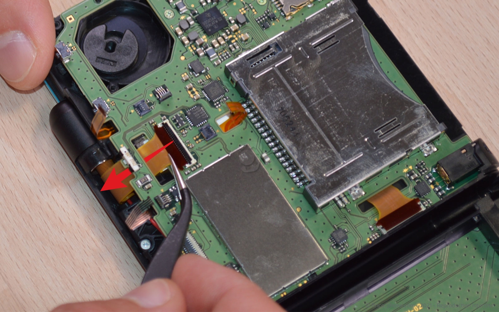 Changement de la vitre tactile et/ou du LCD sur New 2DS XL photo 2